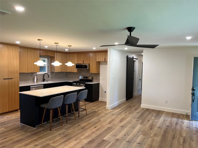 607 Cain Street, Lake Dallas, TX 75065