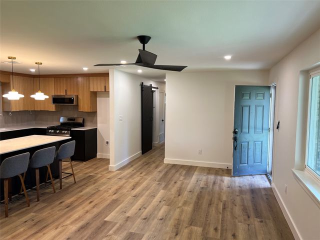 607 Cain Street, Lake Dallas, TX 75065