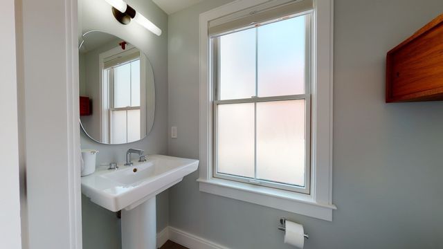 459 E 8th 1, Boston, MA 02127