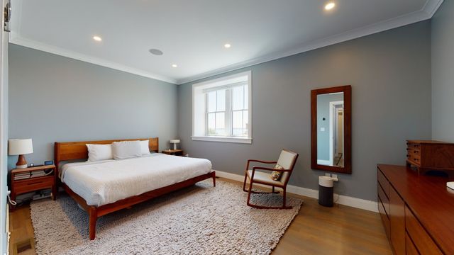 459 E 8th 1, Boston, MA 02127