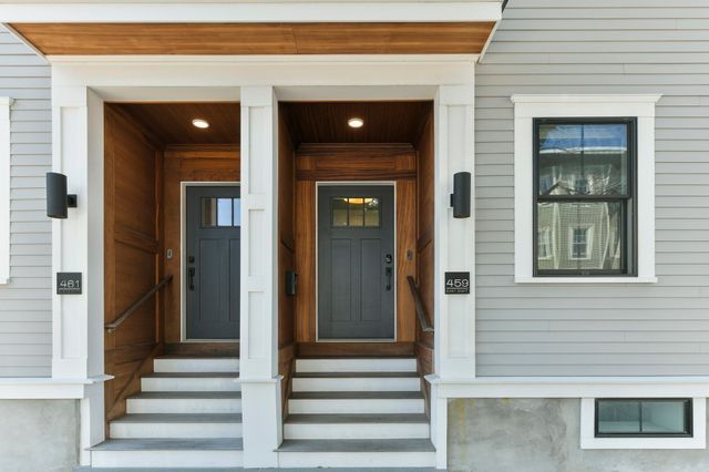 459 E 8th 1, Boston, MA 02127