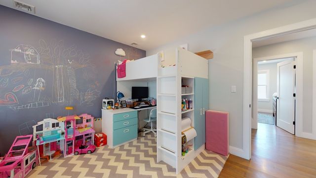 459 E 8th 1, Boston, MA 02127