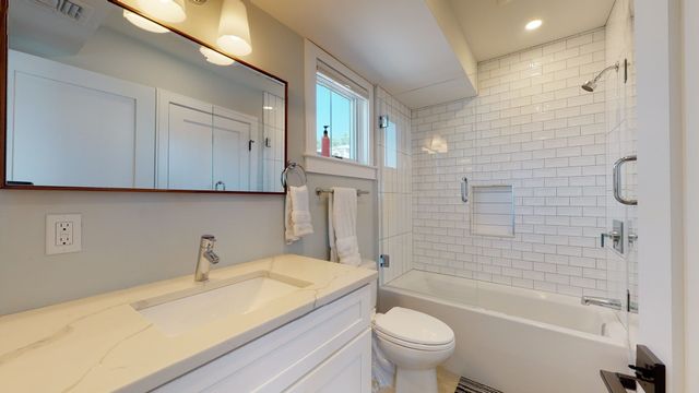 459 E 8th 1, Boston, MA 02127
