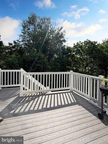 43 HUNTMASTER DR, Hanover, PA 17331