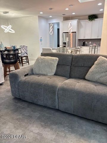 852 Coral Reef Way, Daytona Beach, FL 32124