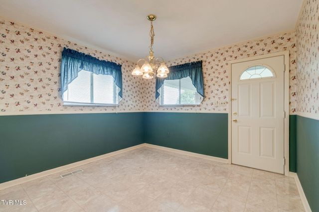 619 East Barton Ridge Road, Greeneville, TN 37745