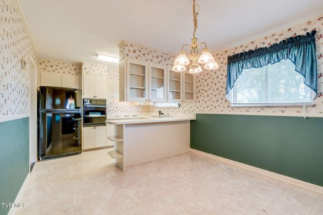 619 East Barton Ridge Road, Greeneville, TN 37745
