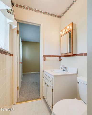 619 East Barton Ridge Road, Greeneville, TN 37745