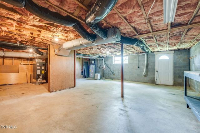619 East Barton Ridge Road, Greeneville, TN 37745
