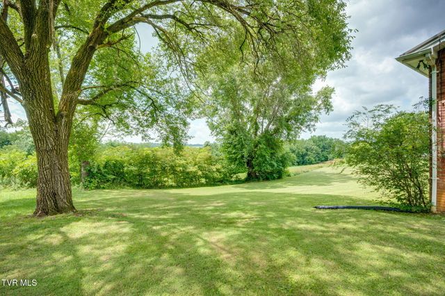 619 East Barton Ridge Road, Greeneville, TN 37745