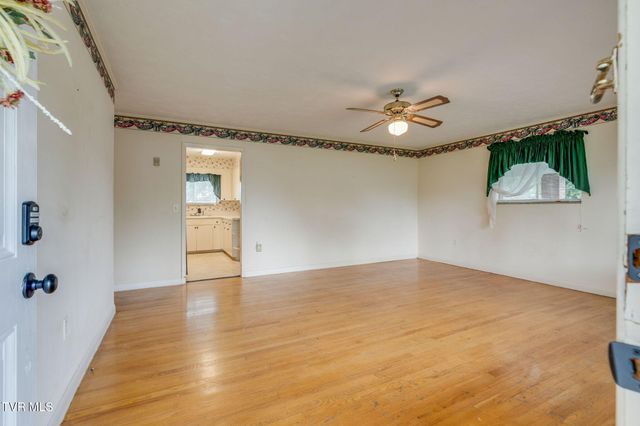 619 East Barton Ridge Road, Greeneville, TN 37745