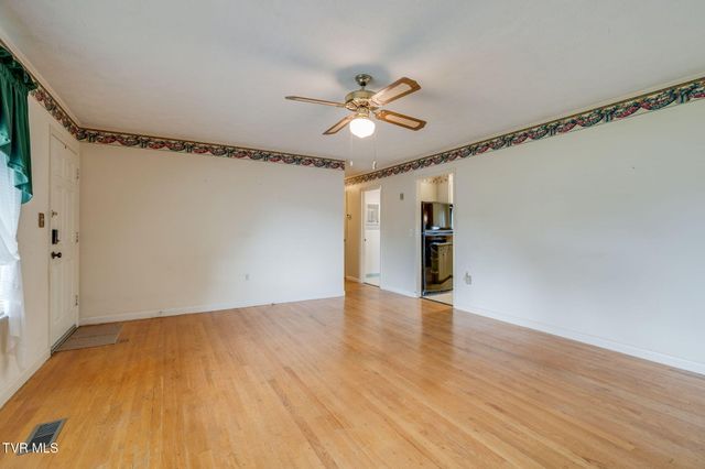 619 East Barton Ridge Road, Greeneville, TN 37745