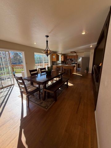 4180 Meadowview Lane, Hydesville, CA 95547