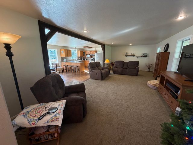 4180 Meadowview Lane, Hydesville, CA 95547