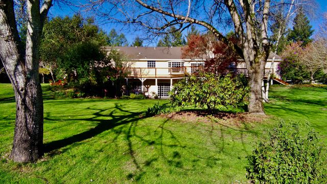 4180 Meadowview Lane, Hydesville, CA 95547