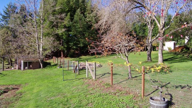 4180 Meadowview Lane, Hydesville, CA 95547