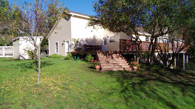 4180 Meadowview Lane, Hydesville, CA 95547