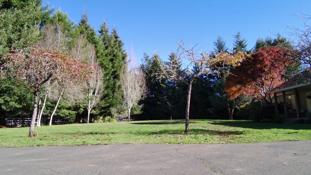 4180 Meadowview Lane, Hydesville, CA 95547