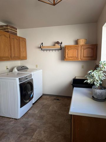 4180 Meadowview Lane, Hydesville, CA 95547