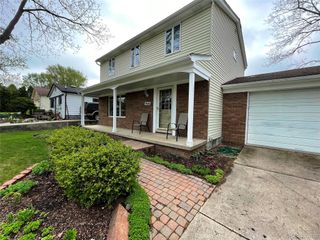 2145 Lakeshire Drive, West Bloomfield Charter Township, MI 48323