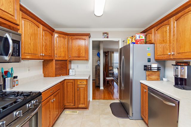 73 Deberry Ct, Manchester, TN 37355