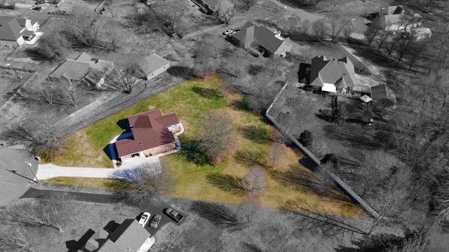 73 Deberry Ct, Manchester, TN 37355