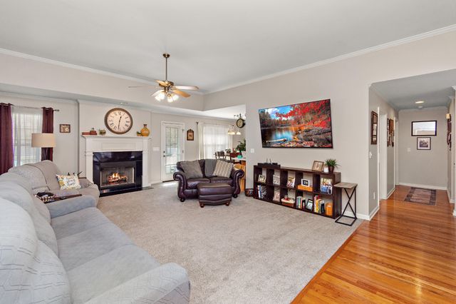 73 Deberry Ct, Manchester, TN 37355