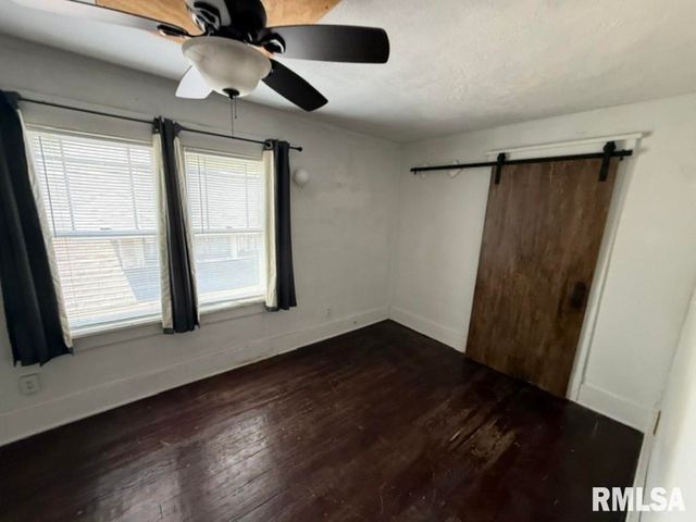 1220 N UNIVERSITY Street, Peoria, IL 61606