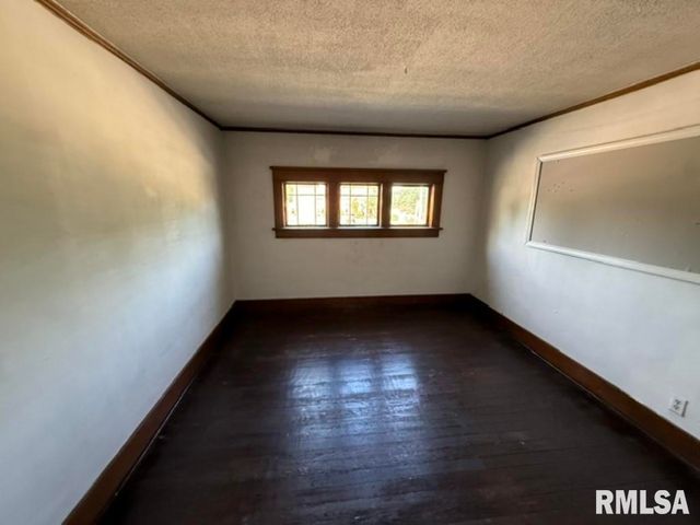 1220 N UNIVERSITY Street, Peoria, IL 61606