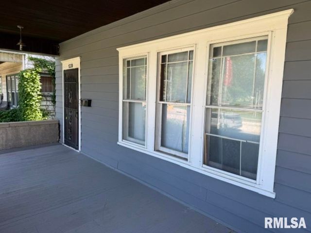 1220 N UNIVERSITY Street, Peoria, IL 61606