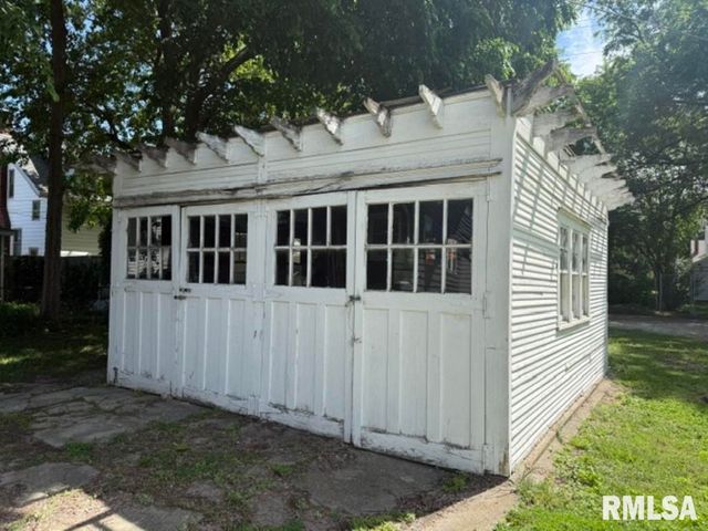 1220 N UNIVERSITY Street, Peoria, IL 61606