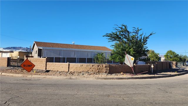 1795 Surf Sand Dr, Bullhead City, AZ 86442