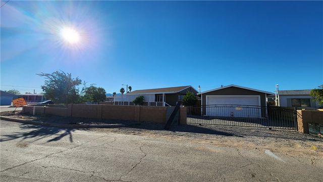 1795 Surf Sand Dr, Bullhead City, AZ 86442