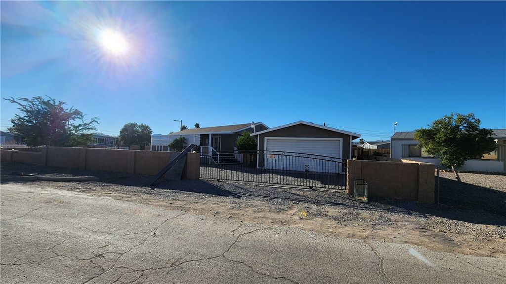 1795 Surf Sand Dr, Bullhead City, AZ 86442