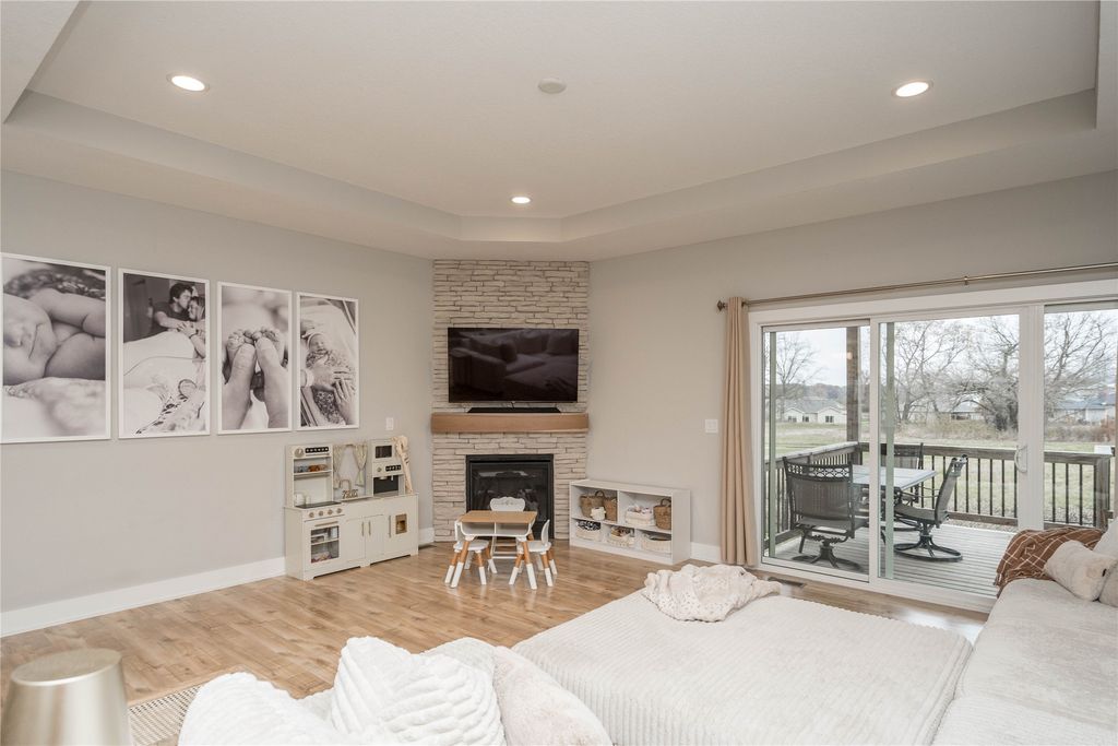 6268 NE 9th Court, Des Moines, IA 50313