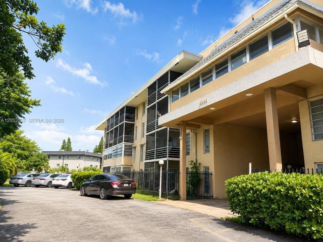 4848 NW 24th Court 436, Lauderdale Lakes, FL 33313