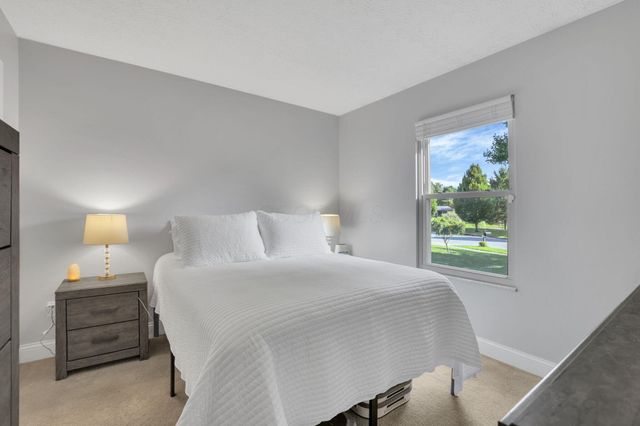 240 Pruden Drive, Pickerington, OH 43147