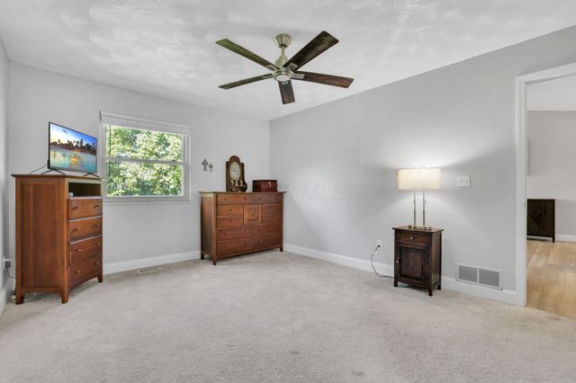 240 Pruden Drive, Pickerington, OH 43147