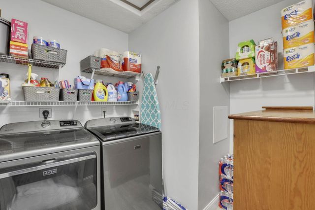 240 Pruden Drive, Pickerington, OH 43147