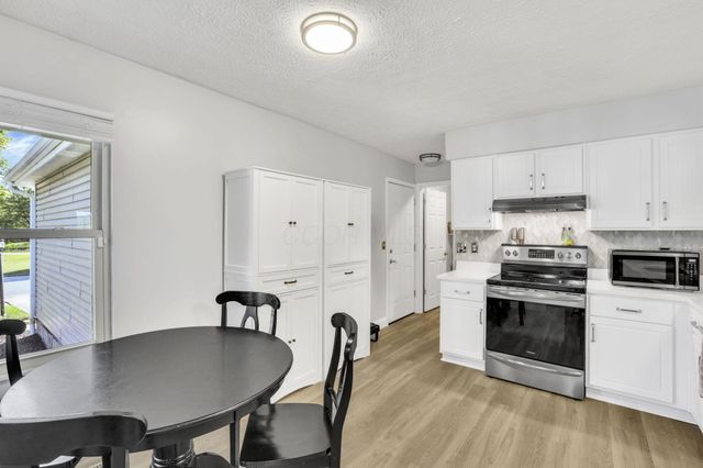 240 Pruden Drive, Pickerington, OH 43147