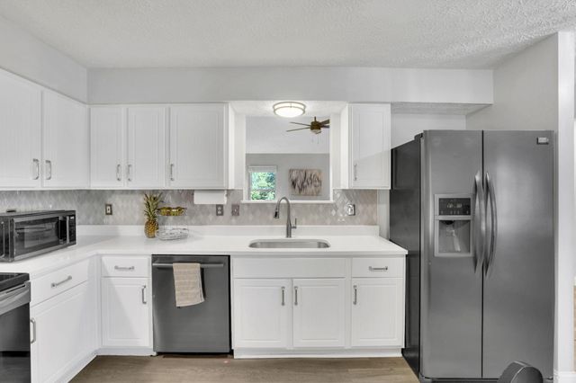 240 Pruden Drive, Pickerington, OH 43147