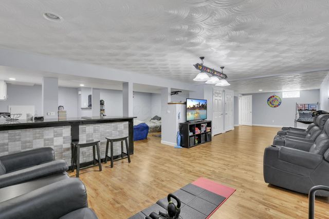240 Pruden Drive, Pickerington, OH 43147