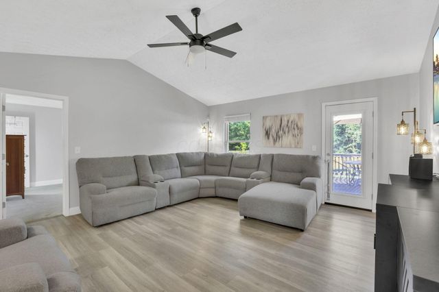 240 Pruden Drive, Pickerington, OH 43147
