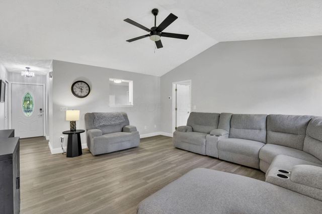 240 Pruden Drive, Pickerington, OH 43147