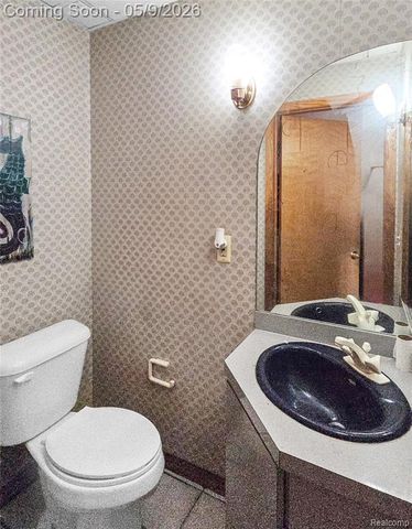 22449 Marine Avenue, Eastpointe, MI 48021