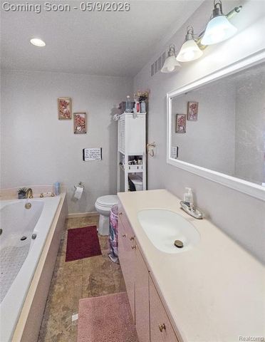 22449 Marine Avenue, Eastpointe, MI 48021