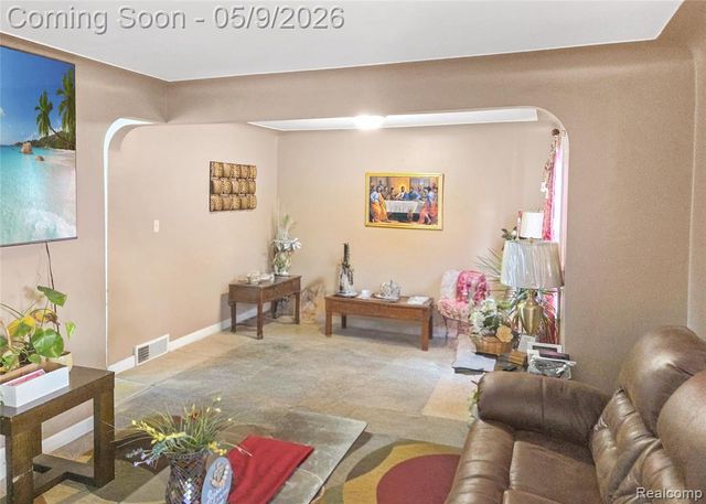 22449 Marine Avenue, Eastpointe, MI 48021
