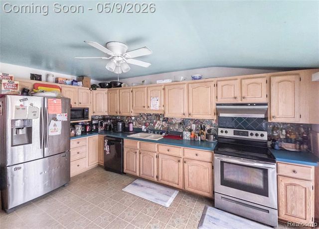 22449 Marine Avenue, Eastpointe, MI 48021