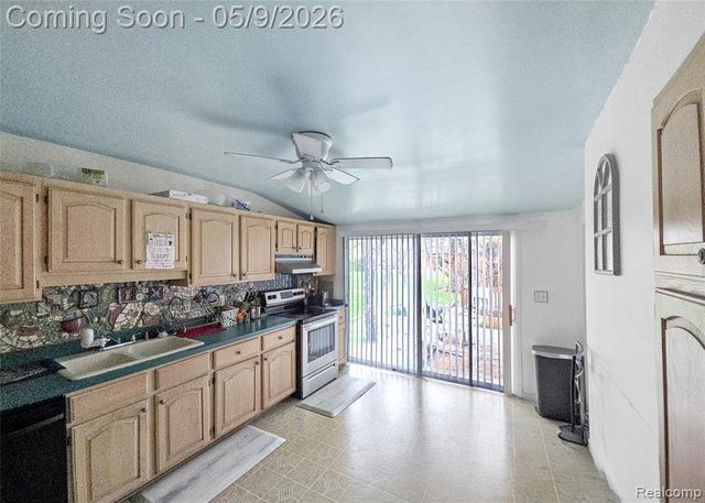 22449 Marine Avenue, Eastpointe, MI 48021