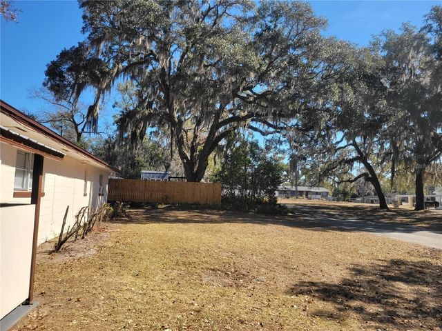 1408 NE 15TH PLACE, Ocala, FL 34470